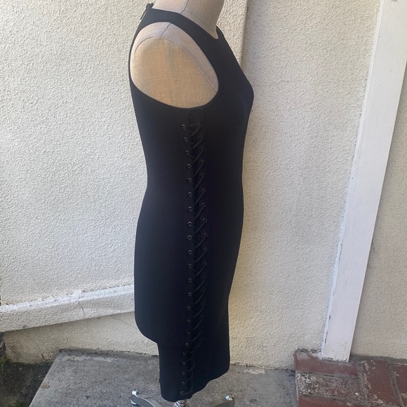 John + Jenn from Bloomingdale’s gorgeous dress laced up on one side. Stunning - Picture 6 of 15